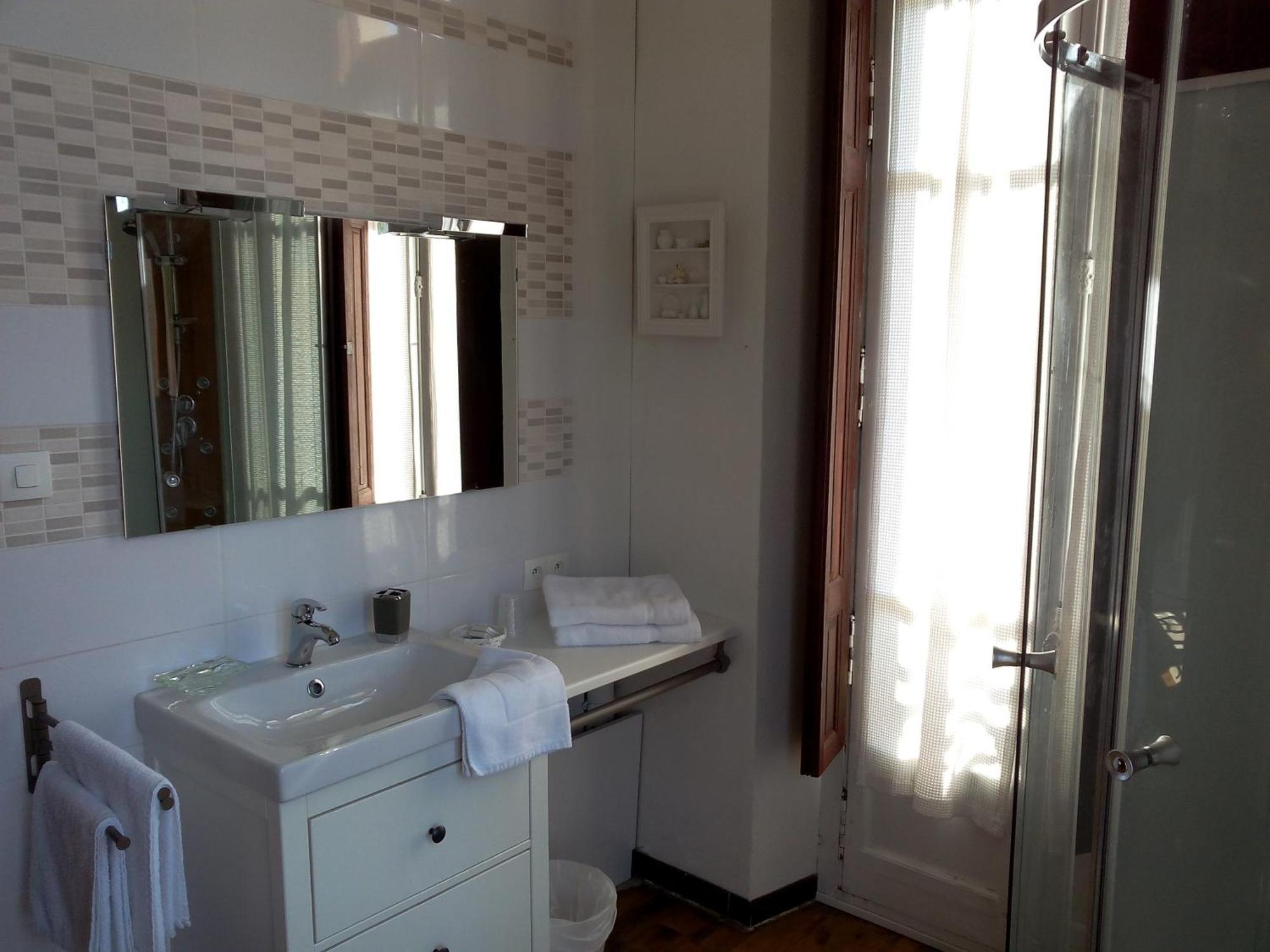 Bed and Breakfast Castel De La Pique Bagneres-de-Luchon Экстерьер фото