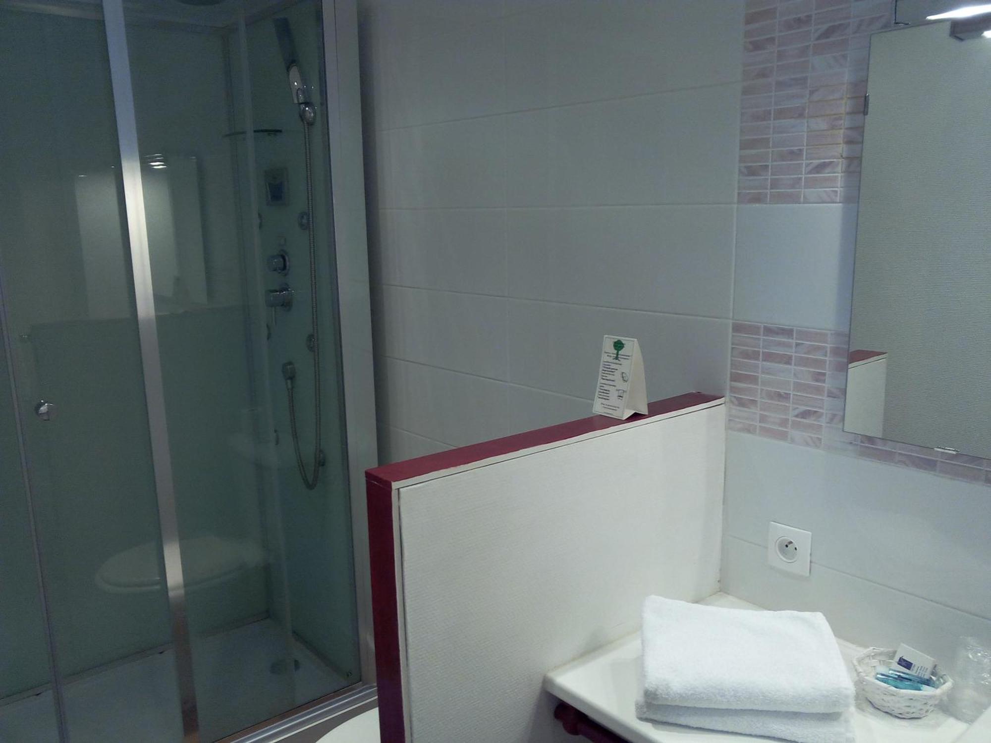 Bed and Breakfast Castel De La Pique Bagneres-de-Luchon Экстерьер фото