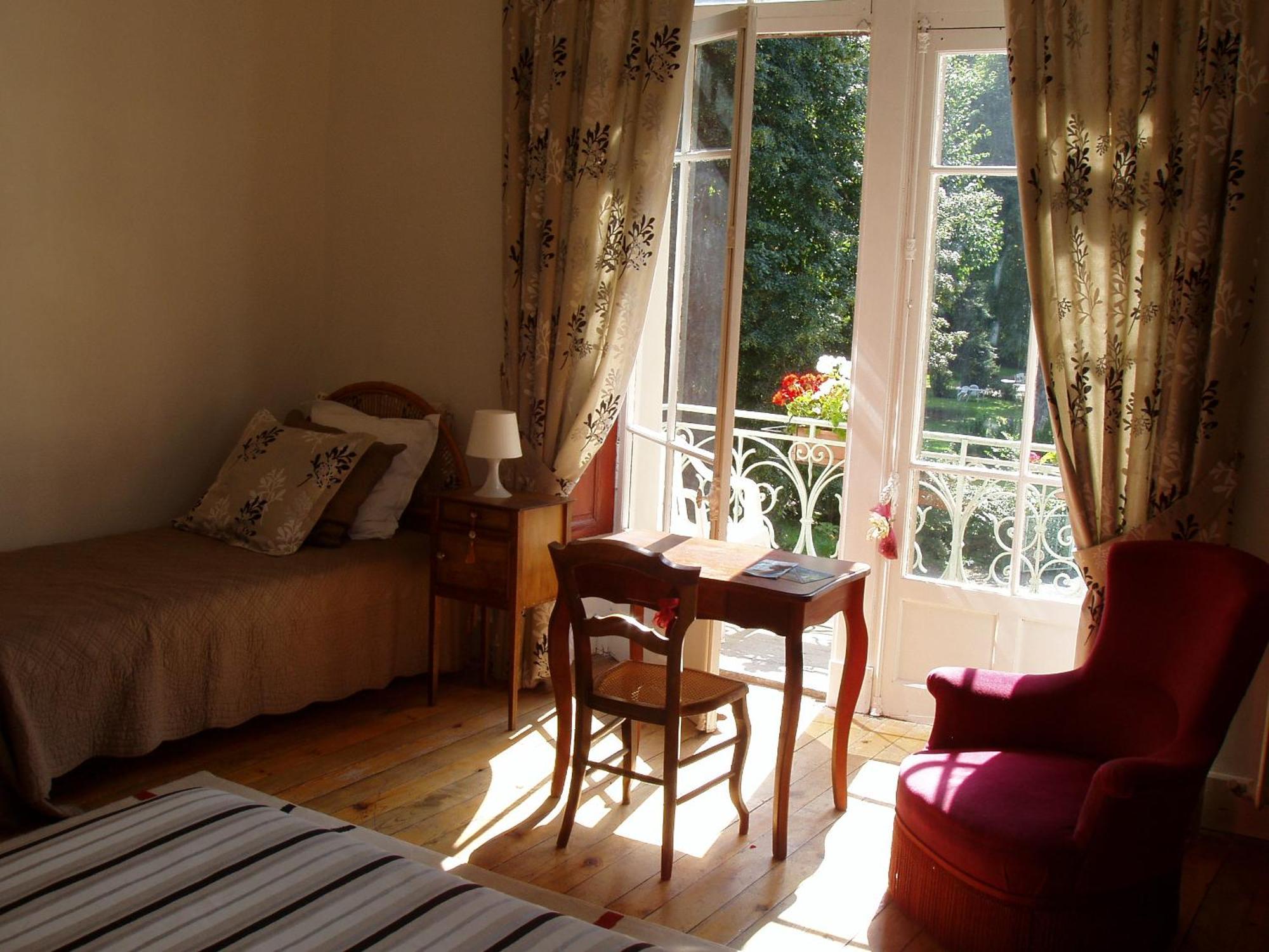 Bed and Breakfast Castel De La Pique Bagneres-de-Luchon Номер фото