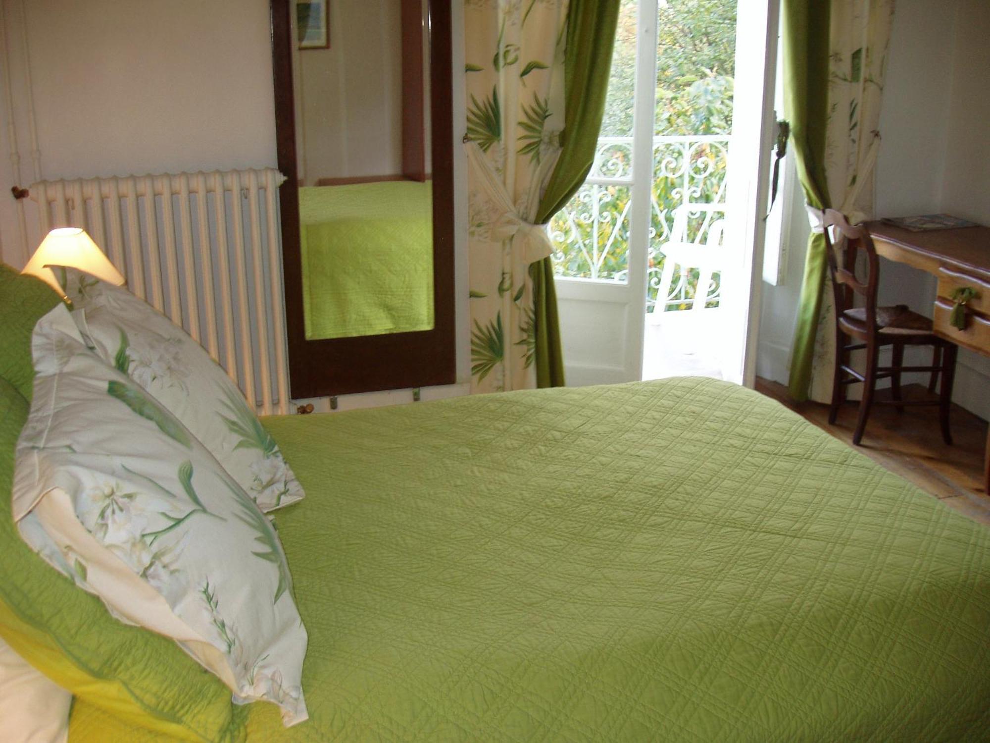 Bed and Breakfast Castel De La Pique Bagneres-de-Luchon Номер фото