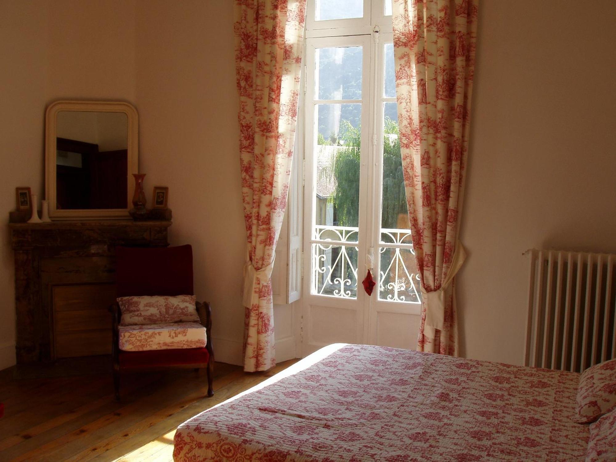 Bed and Breakfast Castel De La Pique Bagneres-de-Luchon Номер фото